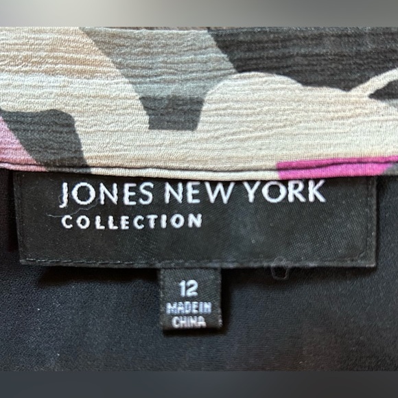 Jones New York Beautiful Silk Skirt fully lined. size 12 - Picture 9 of 10